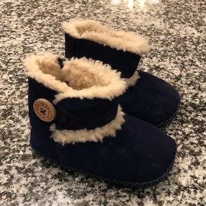 Navy blue ugg boots size 2/3